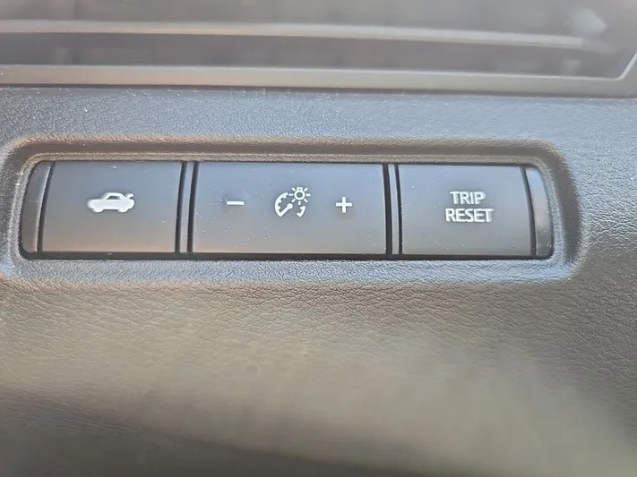 2024 Nissan Altima - view 18