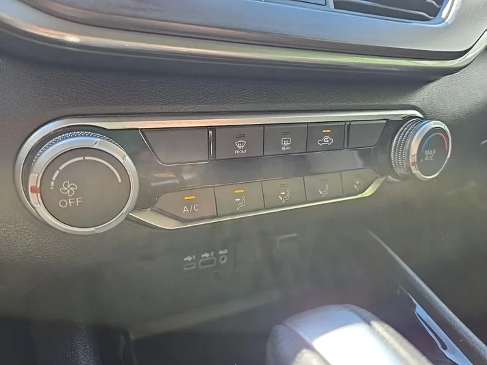 2024 Nissan Altima - view 21