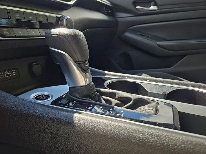 2024 Nissan Altima - view 22