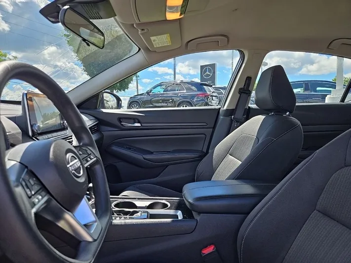 2024 Nissan Altima - view 29