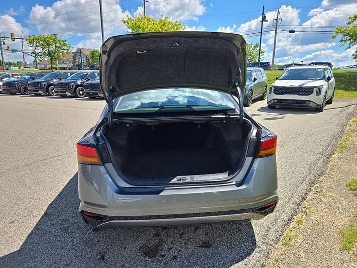 2024 Nissan Altima - view 31
