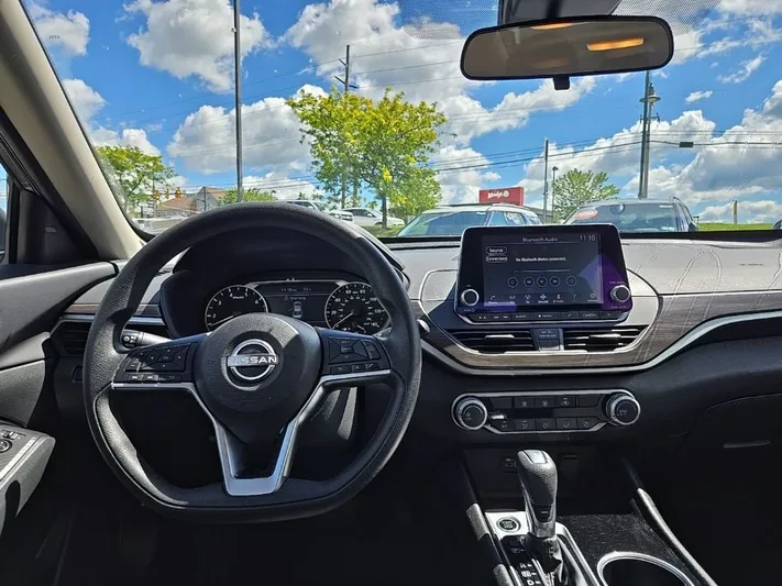 2024 Nissan Altima - view 34