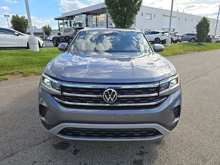 2023 Volkswagen Atlas - view 11