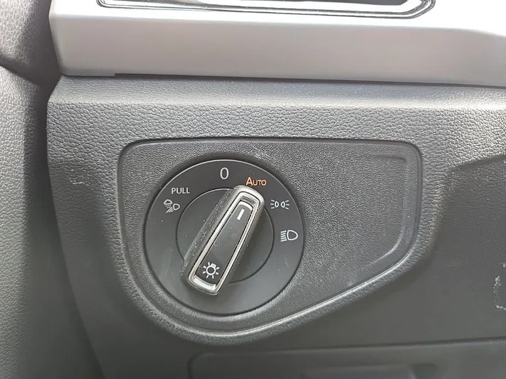 2023 Volkswagen Atlas - view 20