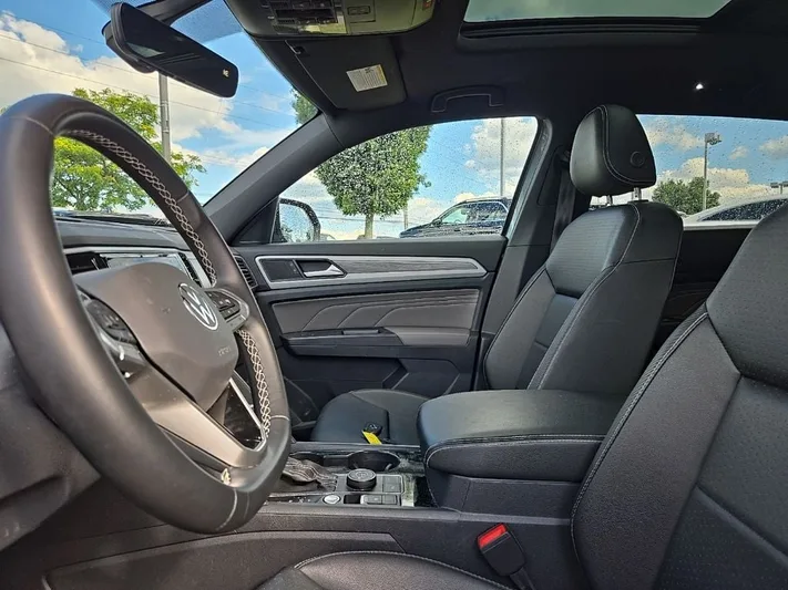 2023 Volkswagen Atlas - view 30