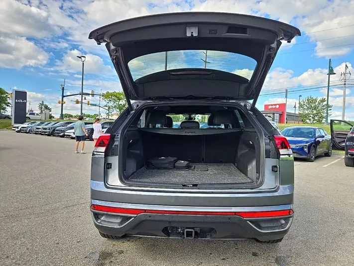 2023 Volkswagen Atlas - view 32