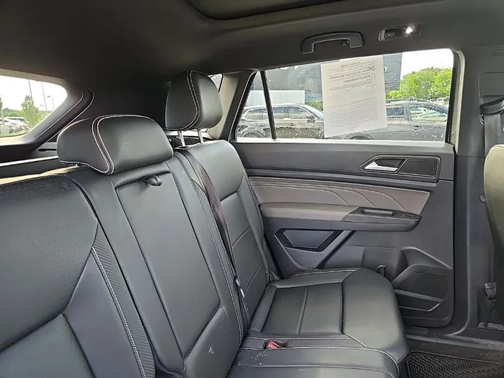 2023 Volkswagen Atlas - view 34