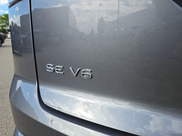 2023 Volkswagen Atlas - view 5