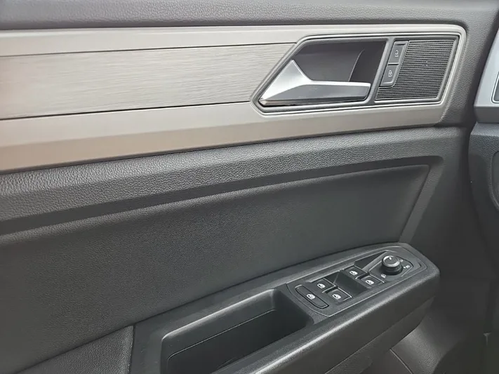 2019 Volkswagen Atlas - view 17