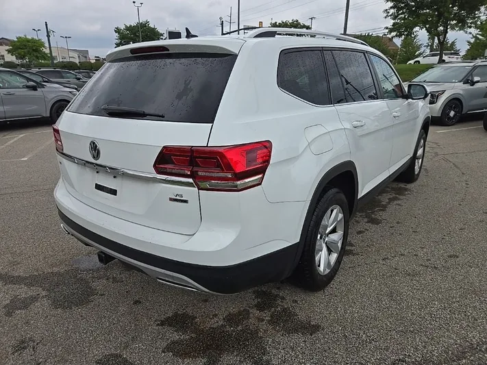 2019 Volkswagen Atlas - view 3