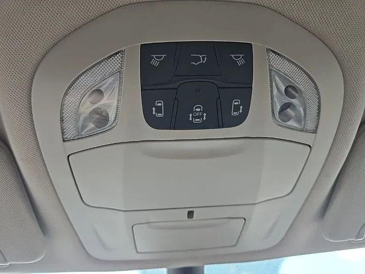 2023 Chrysler Pacifica - view 24