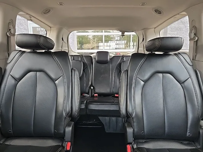 2023 Chrysler Pacifica - view 26