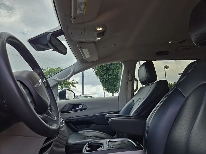 2023 Chrysler Pacifica - view 30