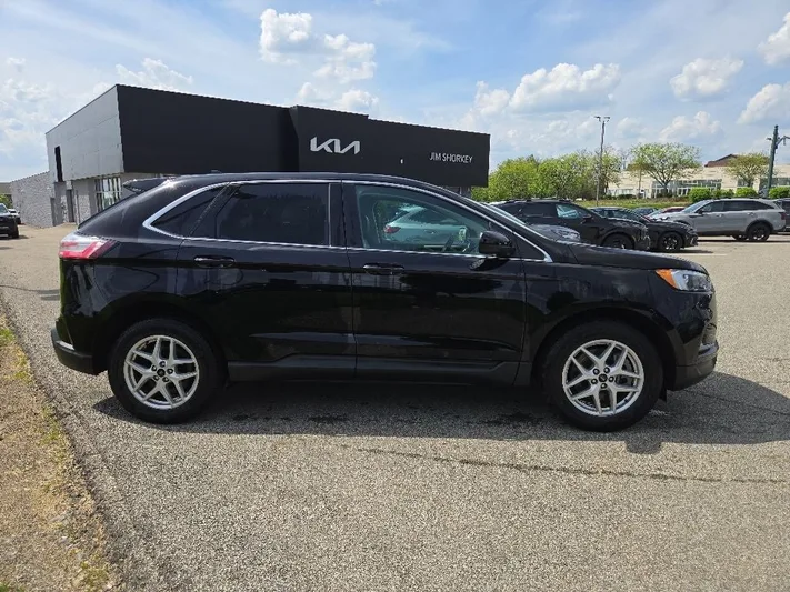 2024 Ford Edge - view 2