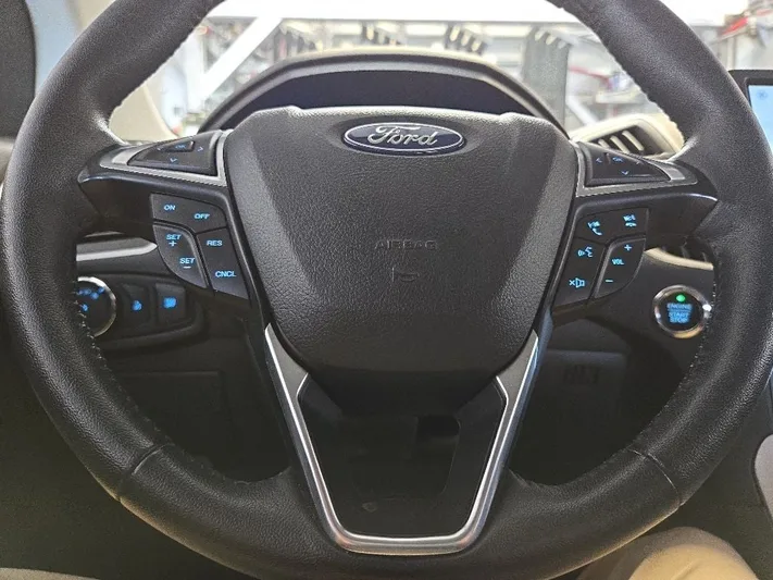 2024 Ford Edge - view 22
