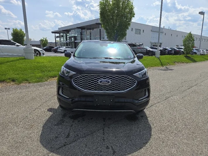 2024 Ford Edge - view 9