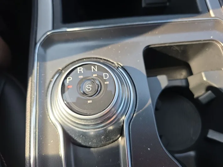 2023 Ford Edge - view 20