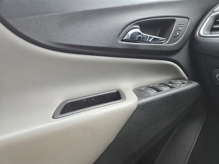 2018 Chevrolet Equinox - view 17