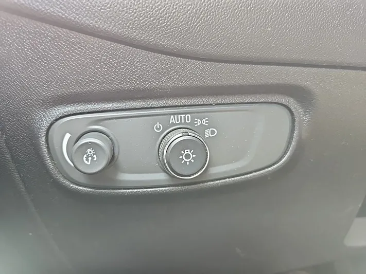 2018 Chevrolet Equinox - view 18