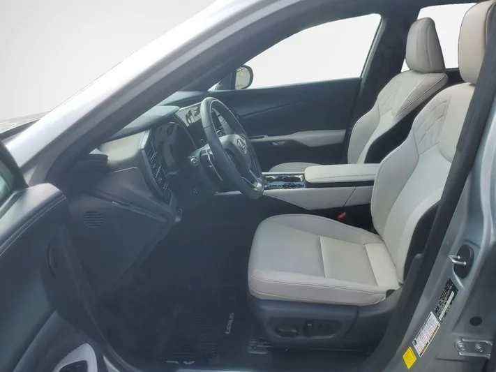 2023 Lexus RX - view 12
