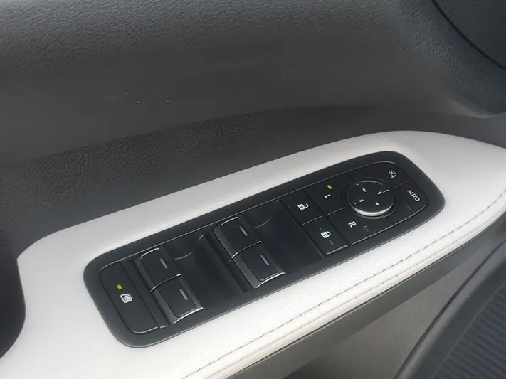 2023 Lexus RX - view 14