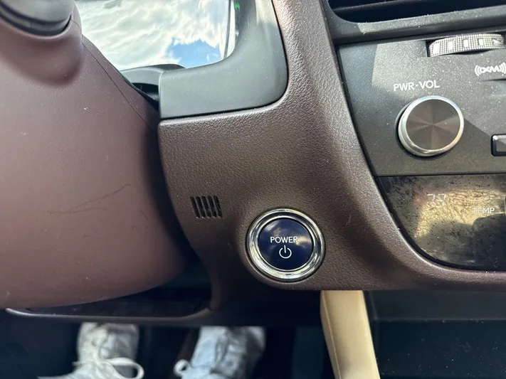 2017 Lexus RX - view 18