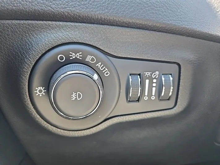 2020 Jeep Compass - view 19