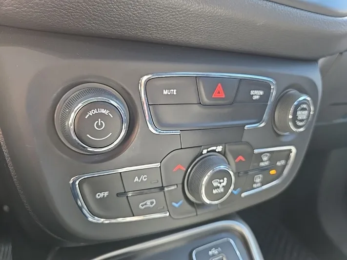 2020 Jeep Compass - view 23