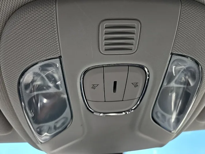 2020 Jeep Compass - view 27