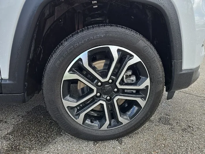 2023 Jeep Compass - view 13