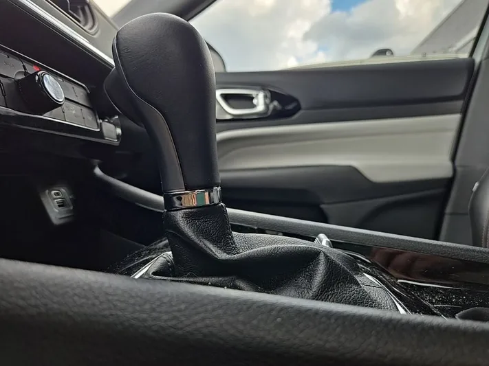 2023 Jeep Compass - view 24