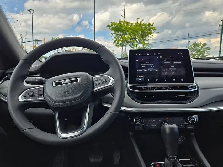 2023 Jeep Compass - view 37