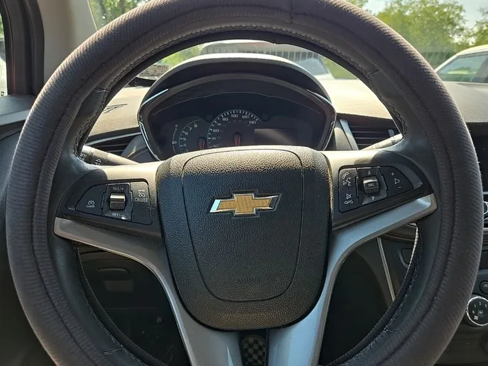 2018 Chevrolet Trax - view 11