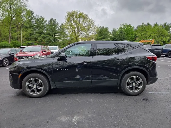 2023 Chevrolet Blazer - view 5