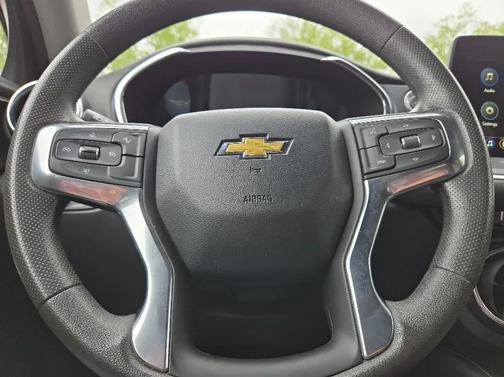 2023 Chevrolet Blazer - view 8