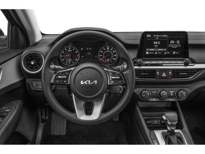 2023 Kia Forte - view 26