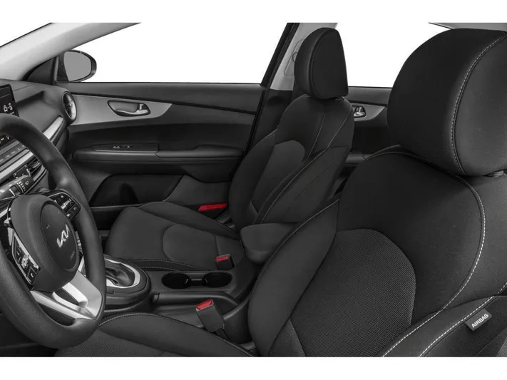 2023 Kia Forte - view 6