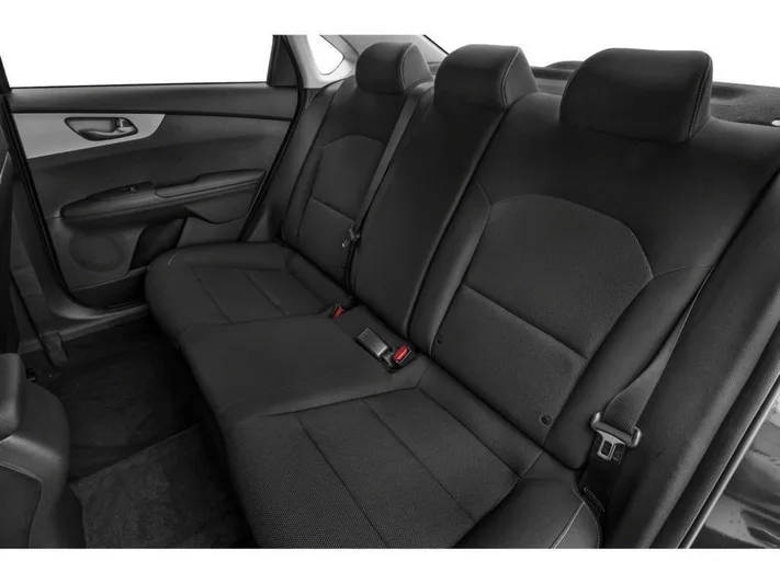 2023 Kia Forte - view 9