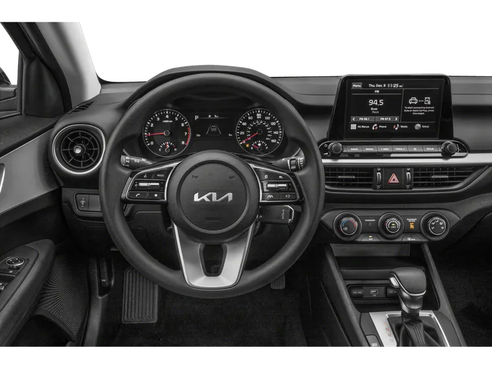 2023 Kia Forte - view 4