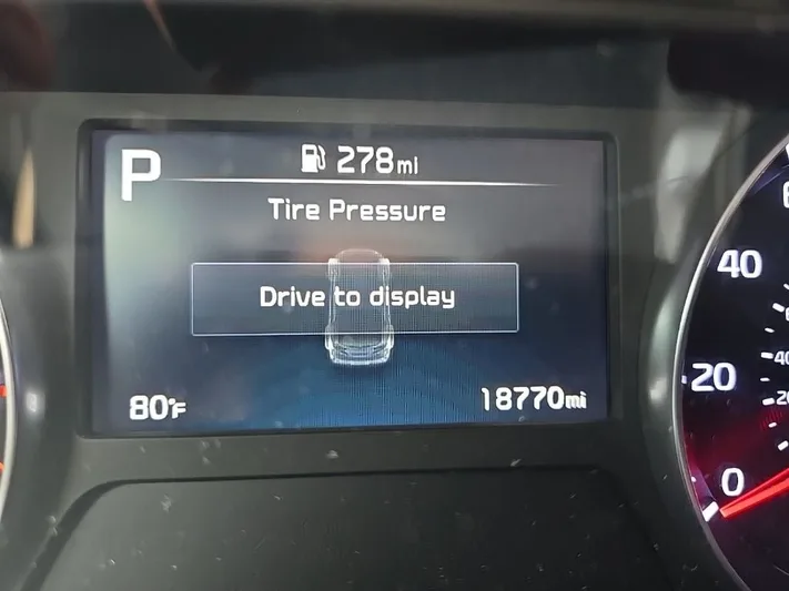 2023 Kia Forte - view 17