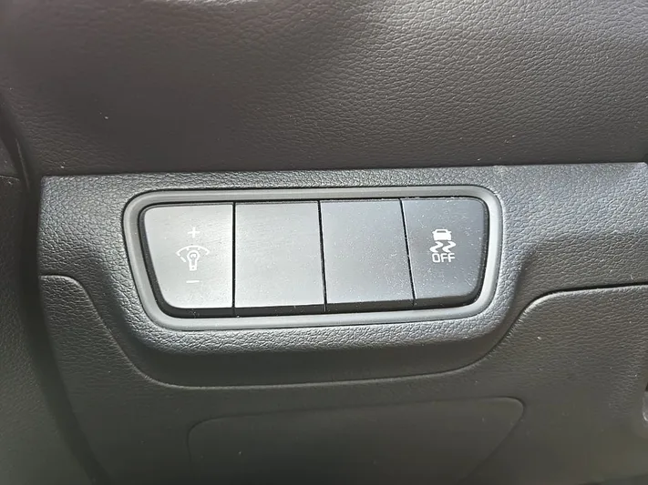 2023 Kia Forte - view 19