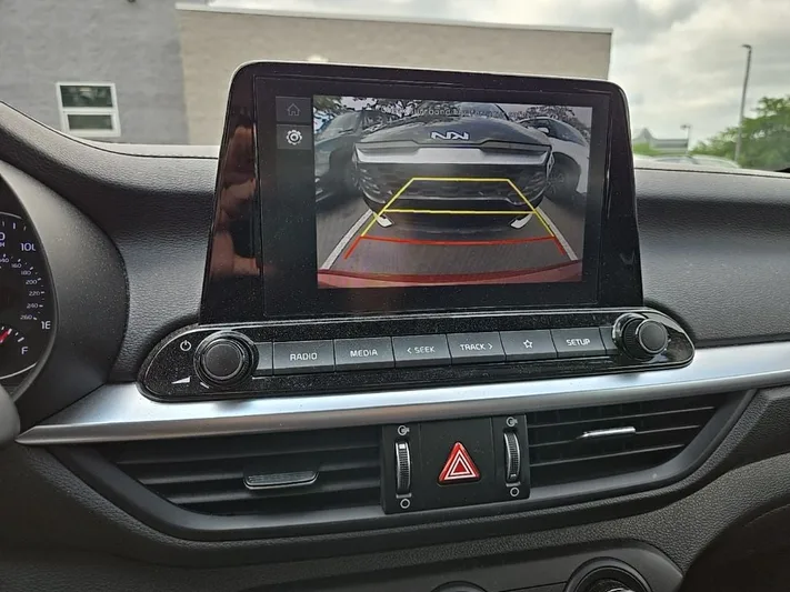 2023 Kia Forte - view 21