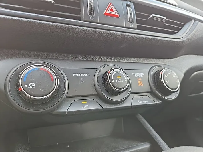 2023 Kia Forte - view 22