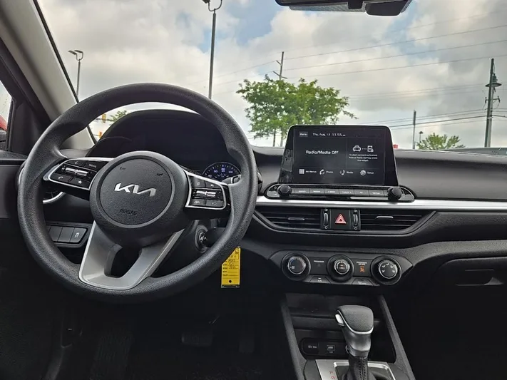 2023 Kia Forte - view 33
