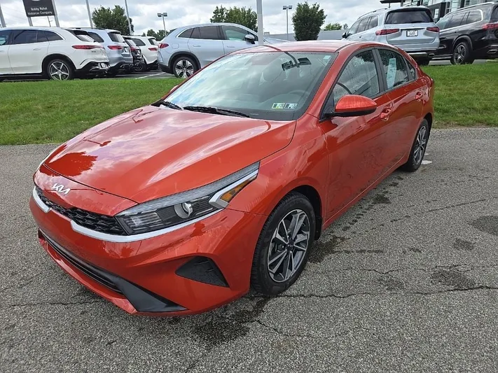 2023 Kia Forte - view 9