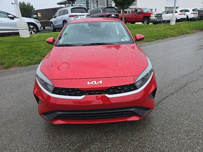 2023 Kia Forte - view 10