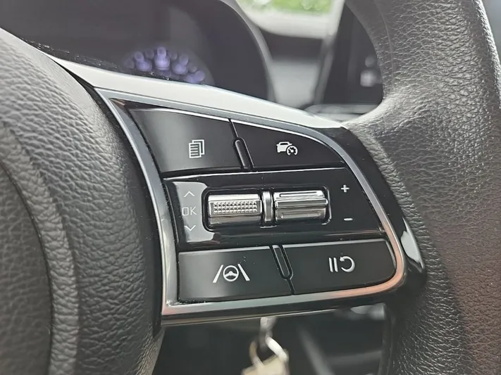 2023 Kia Forte - view 15