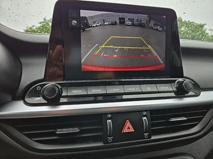 2023 Kia Forte - view 21