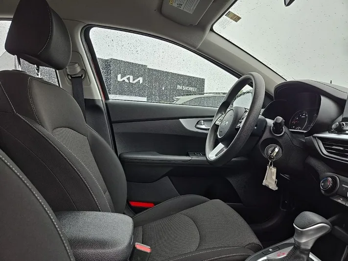 2023 Kia Forte - view 33