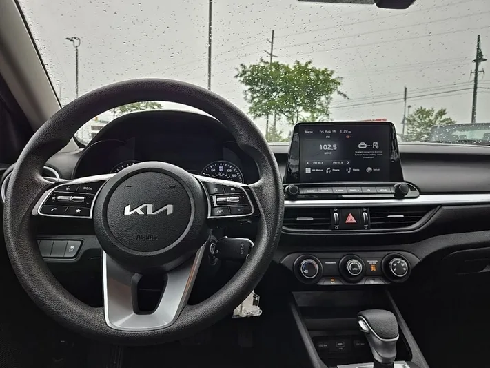 2023 Kia Forte - view 34